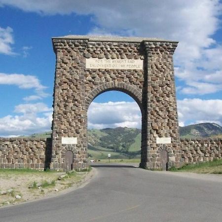 Parkway Yellowstone Guest House Apartment #3 Gardiner Esterno foto